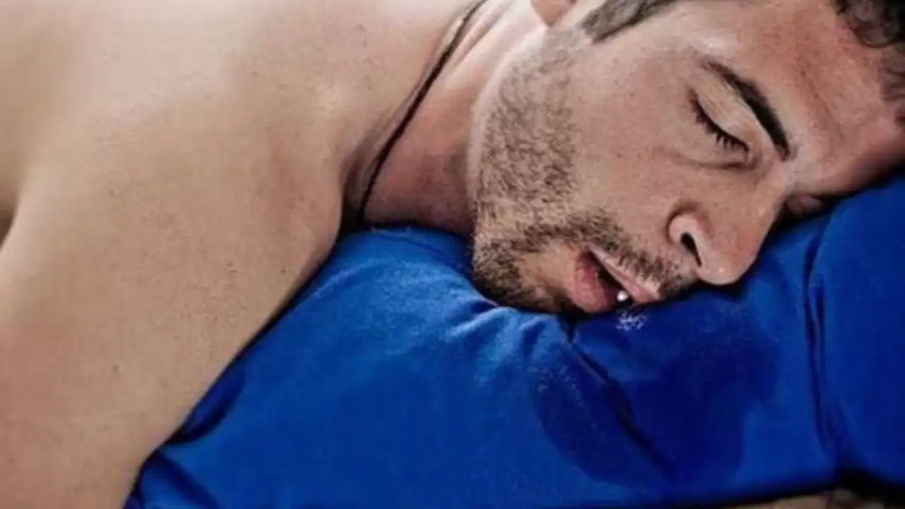 ঘুমের মধ্যে নিয়মিত লালা ঝরে? যেসব সমস্যার ইঙ্গিত হতে পারে