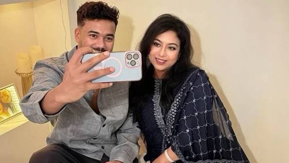 সিডনিতে তাসকিনের সঙ্গে বারবিকিউ পার্টিতে শাবনূর
