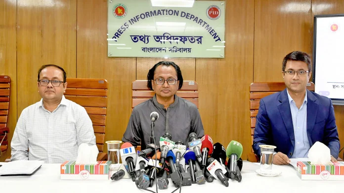 শেখ হাসিনাকে দেশে ফেরাতে সরকারের অবস্থান দৃঢ়: তথ্য উপদেষ্টা