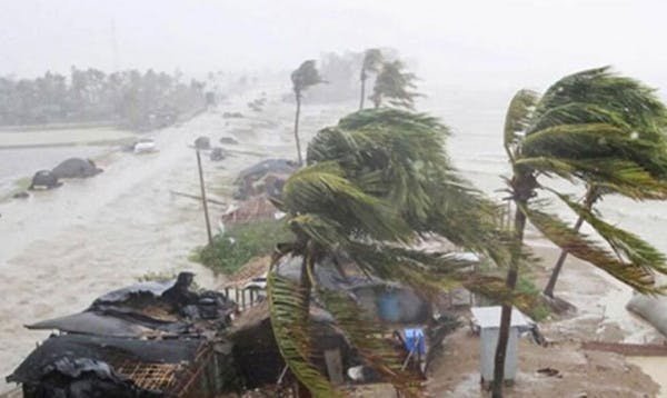 সন্ধ্যার মধ্যে ৮ অঞ্চলে ঝোড়ো হাওয়াসহ বজ্রবৃষ্টির আভাস
