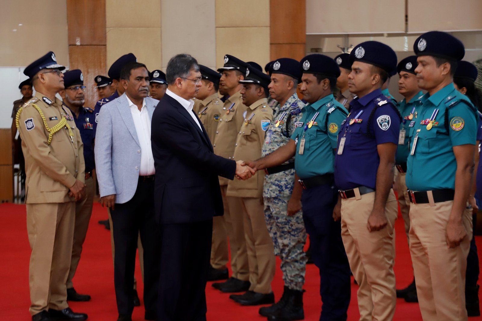 জুলাইয়ের চেতনা ধারণ করে পুলিশকে জনআস্থা অর্জনের আহ্বান স্বরাষ্ট্রমন্ত্রীর