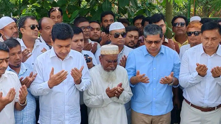 আবু সাঈদের বাড়ি ও কবরস্থানের উন্নয়নে এক কোটি টাকা দেওয়ার ঘোষণা
