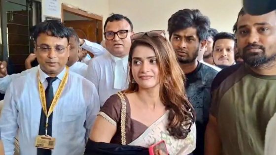 শাড়ি নিয়ে মামলায় আদালতে তানজিন তিশা, বললেন ‘আমাদের ভেতর কোনো চুক্তি ছিল না’